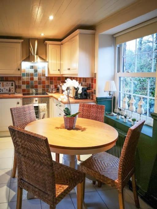 Ballyclare Riverside Cottage At Logwood Mill מראה חיצוני תמונה